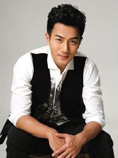 48岁刘恺威公开新恋情！其父亲刘丹是否认可他们的恋情？