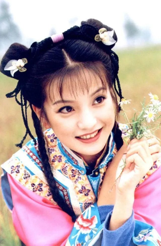 万家文化这场收购闹剧,赵薇拿回自己的2.5亿,散户成最大牺牲品?