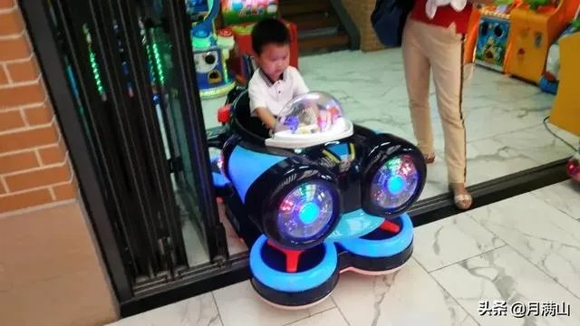 两会代表提出的“取消生育三孩以上处罚”建议，你的观点是什么？