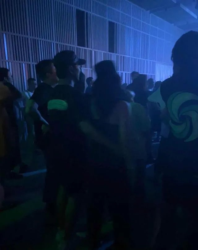 七夕撒狗粮明星：周杰伦昆凌看日出 汪峰章子怡看演出