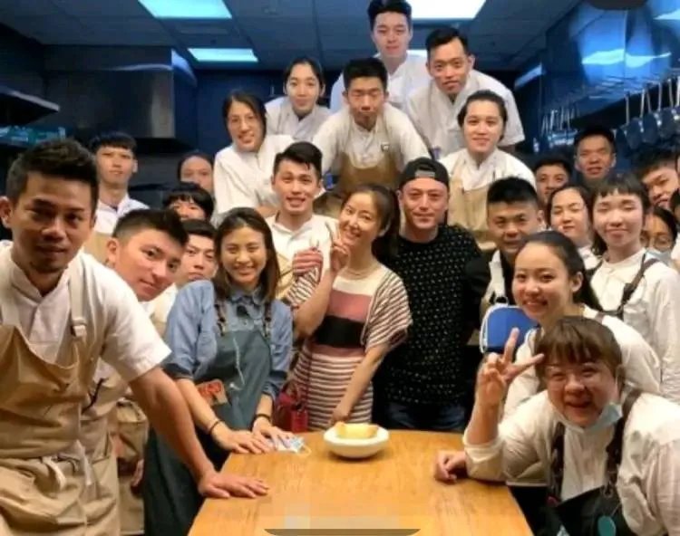 霍建华和林心如是如何庆祝结婚四周年的？