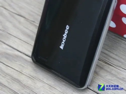 4吋IPS屏/1GHz W+G双卡koobee A660评测