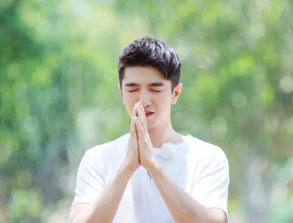 金瀚工作室发声明否认出轨，那张芷溪为何秒删微博？