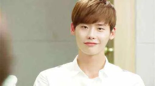 李钟硕30岁才入伍,为何他入伍的时间那么晚?