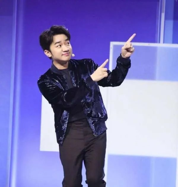 王祖蓝堪称是模仿天花板，模仿华晨宇不能说像只能说是一模一样，你觉得呢？