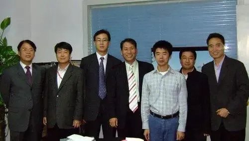 为什么魅族现在只见李楠不见黄章？