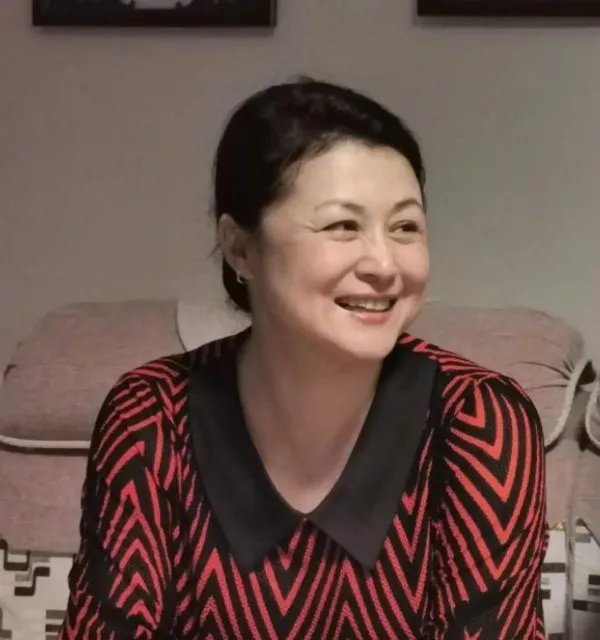 于月仙年轻时颜值惊艳，五官精致皮肤白皙，你是通过哪部作品认识她的？