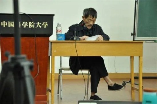 如何评价中科院院士李小文？