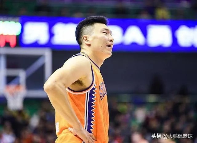 李根因伤缺战上海男篮比赛，被主教练李秋平所指责，对此你怎么看？