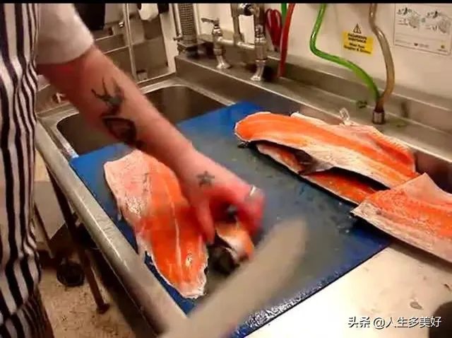 各地纷纷下架三文鱼，现在三文鱼还能吃吗？