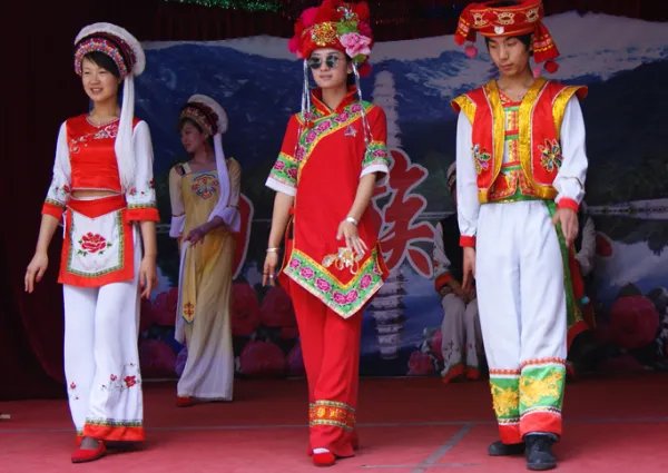 白族的民风民俗