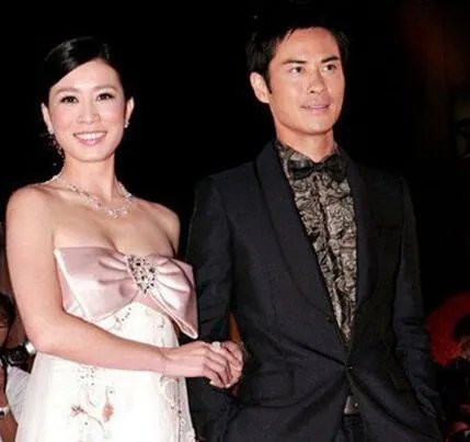 揭秘佘诗曼的老公是谁  曝阿佘的七段情史