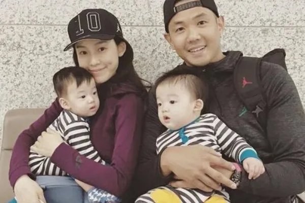 黑人和范玮琪以前很喜欢发儿子的照片，现在为何不发了？