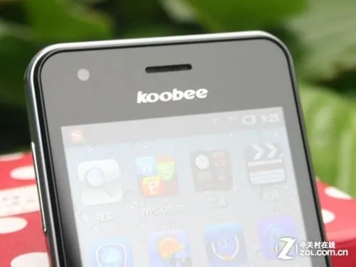 4吋IPS屏/1GHz W+G双卡koobee A660评测