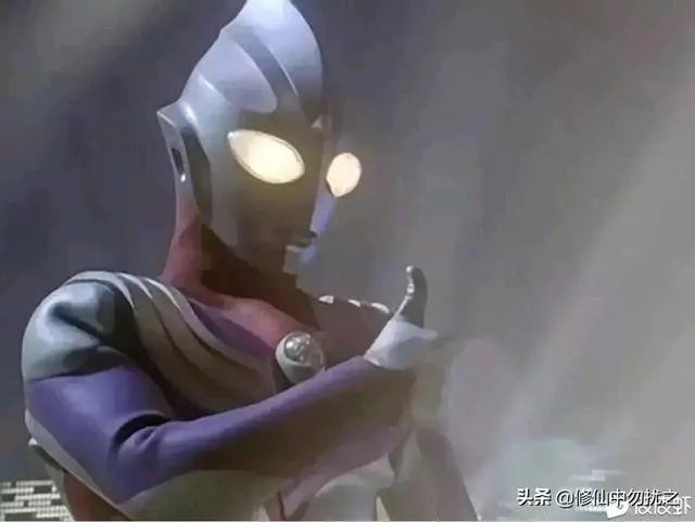 LOL小钰“肩带滑落照”遭疯传！恶意P图者被找到，否认是RNG粉丝，你有何看法？