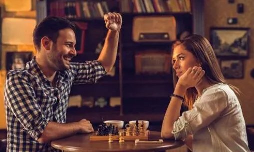 女朋友问我爱她什么怎么回答 爱一个人应该怎么去爱