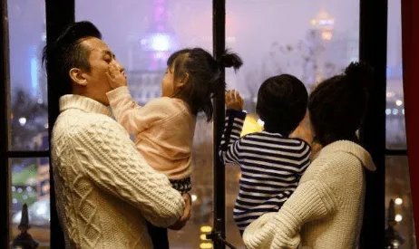 明明在事业巅峰期，邓超却宣布无限期息影，究竟发生了什么？