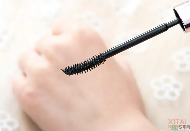 kiss me睫毛膏怎么卸怎么用？kiss me睫毛膏好用吗？
