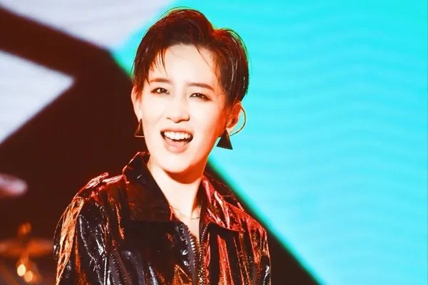 岳云鹏说李斯丹妮腿粗不适合跳舞，李斯丹妮对此有何回应?