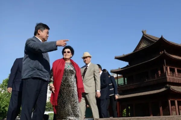 就算如今身家缩水，依旧有410亿资产，“中国第一富婆”陈丽华究竟多有钱？