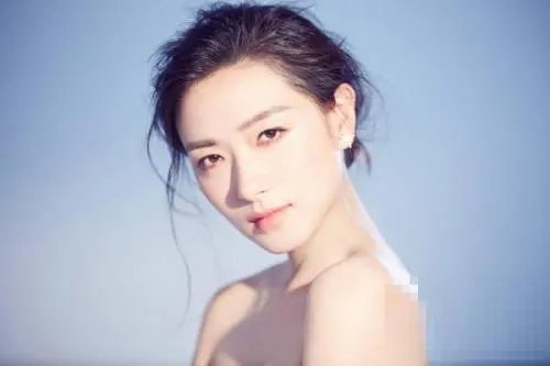 万茜是怎么做到，少年感和女人味同在？