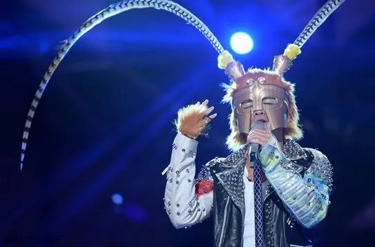 齐天大圣蒙面歌王是谁？  身份被揭穿儿子现身后台泄露天机