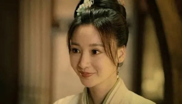 柳岩在《梦华录》中把男人扔进水里，为何网友希望扔的是包贝尔？