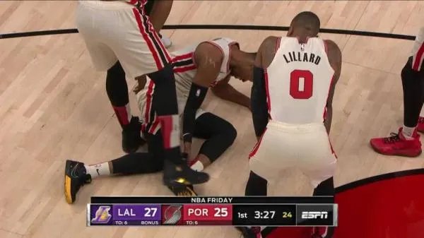 湖人大胜开拓者收获三连胜，而快船被雄鹿狂虐，如何评价？