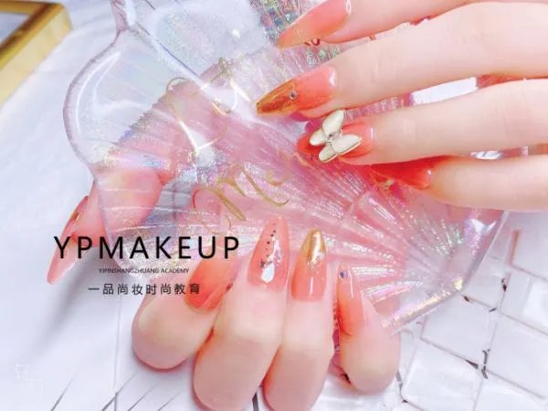 郑州哪个美甲学校教的好？