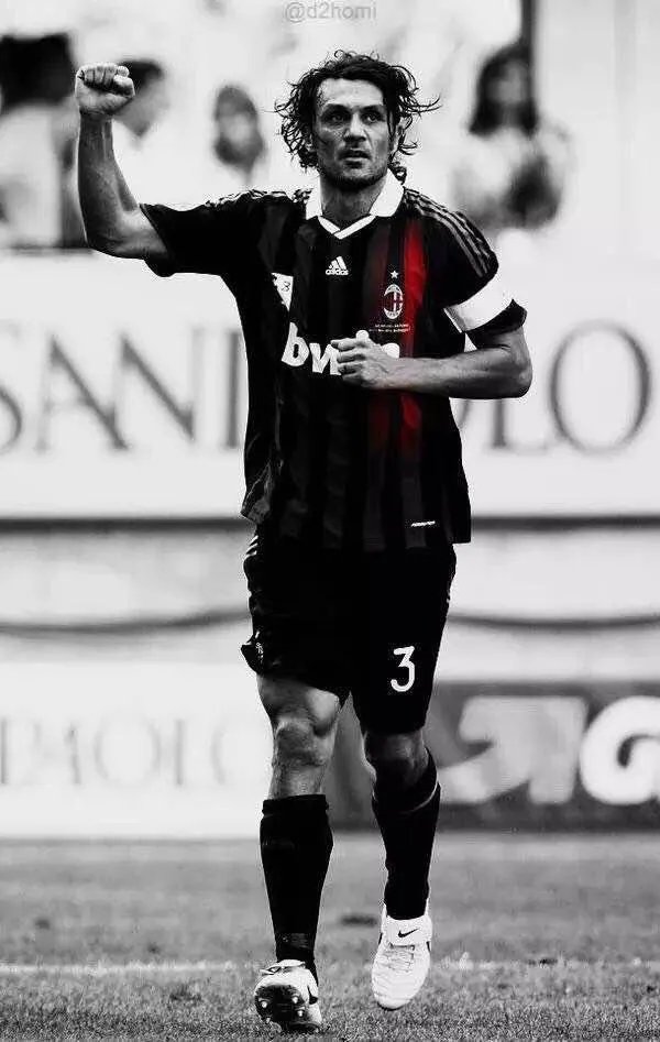 C罗再获世界足球先生，为什么球迷投票却败给了梅西？