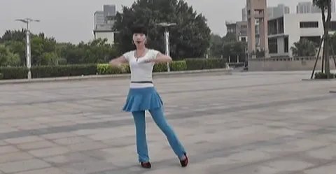 广场舞泉水叮咚响分解动作