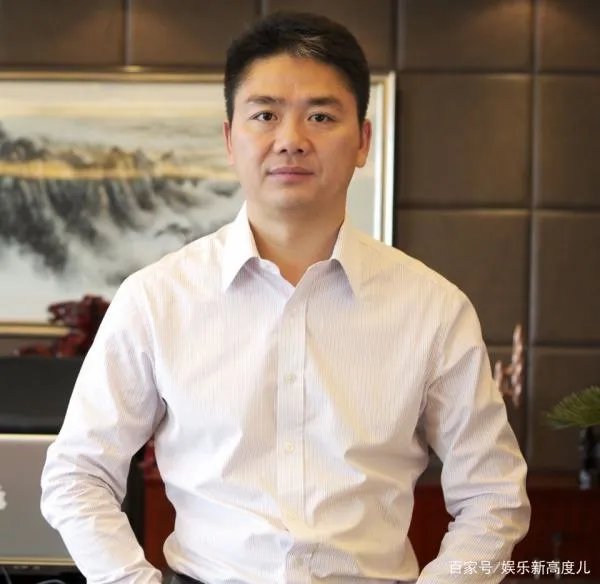 京东年亏损26亿后，刘强东却毫不犹豫地砸27亿买个饭店，到底为什么呢？