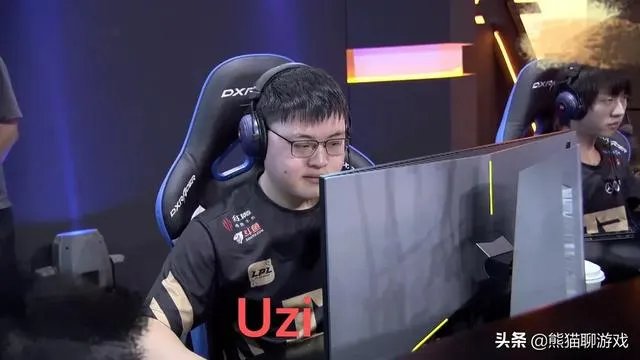 RNG赛后采访中，小虎一句话不小心透露Uzi“退役在即”，网友：猜到了，你怎么看？